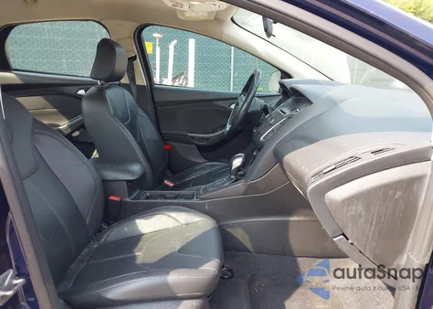 2016 Ford Focus Se z USA, uszkodzony, nr VIN 1FADP3F25GL237153